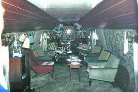 015_Anton Et blik ind i en af husbådene...