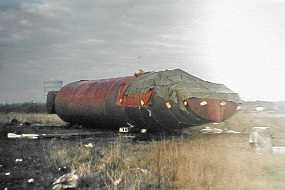 024_Husbaade ... og udskæringer blev forvandlet til flydende husbåde.